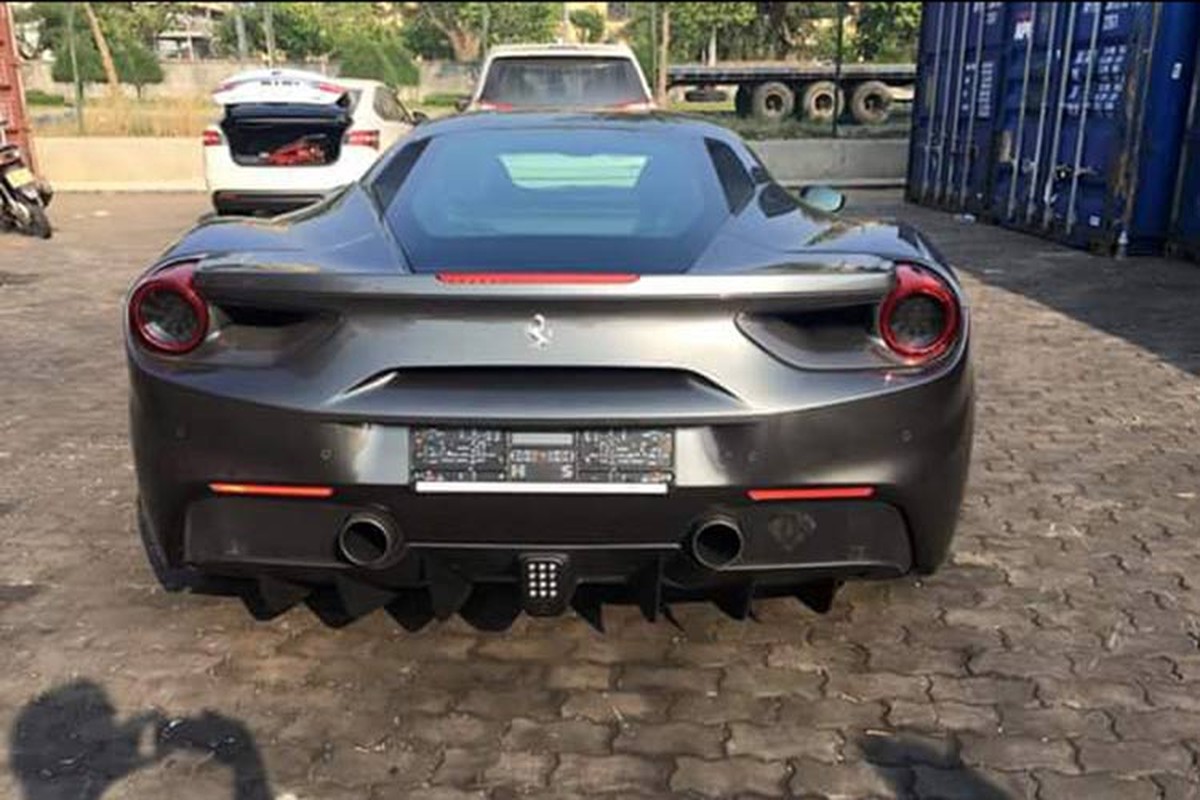 Sieu xe Ferrari 488 GTB dau tien 